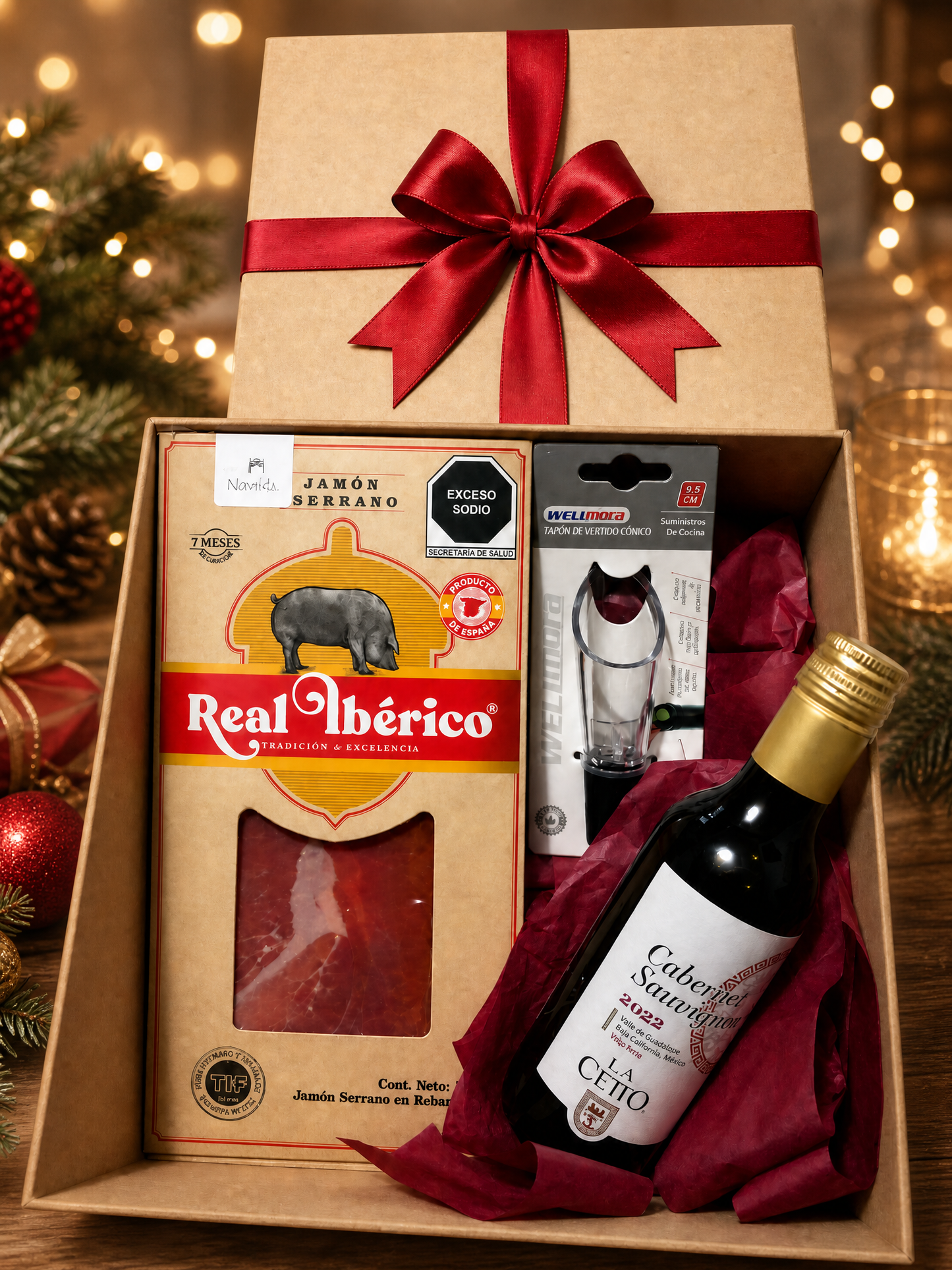 Caja Serrano & Vino La Cetto – Detalle Corporativo de Navidad
